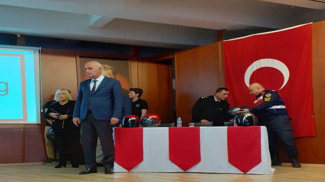 Trafik kazalar�n� azaltacak bir e�itim...